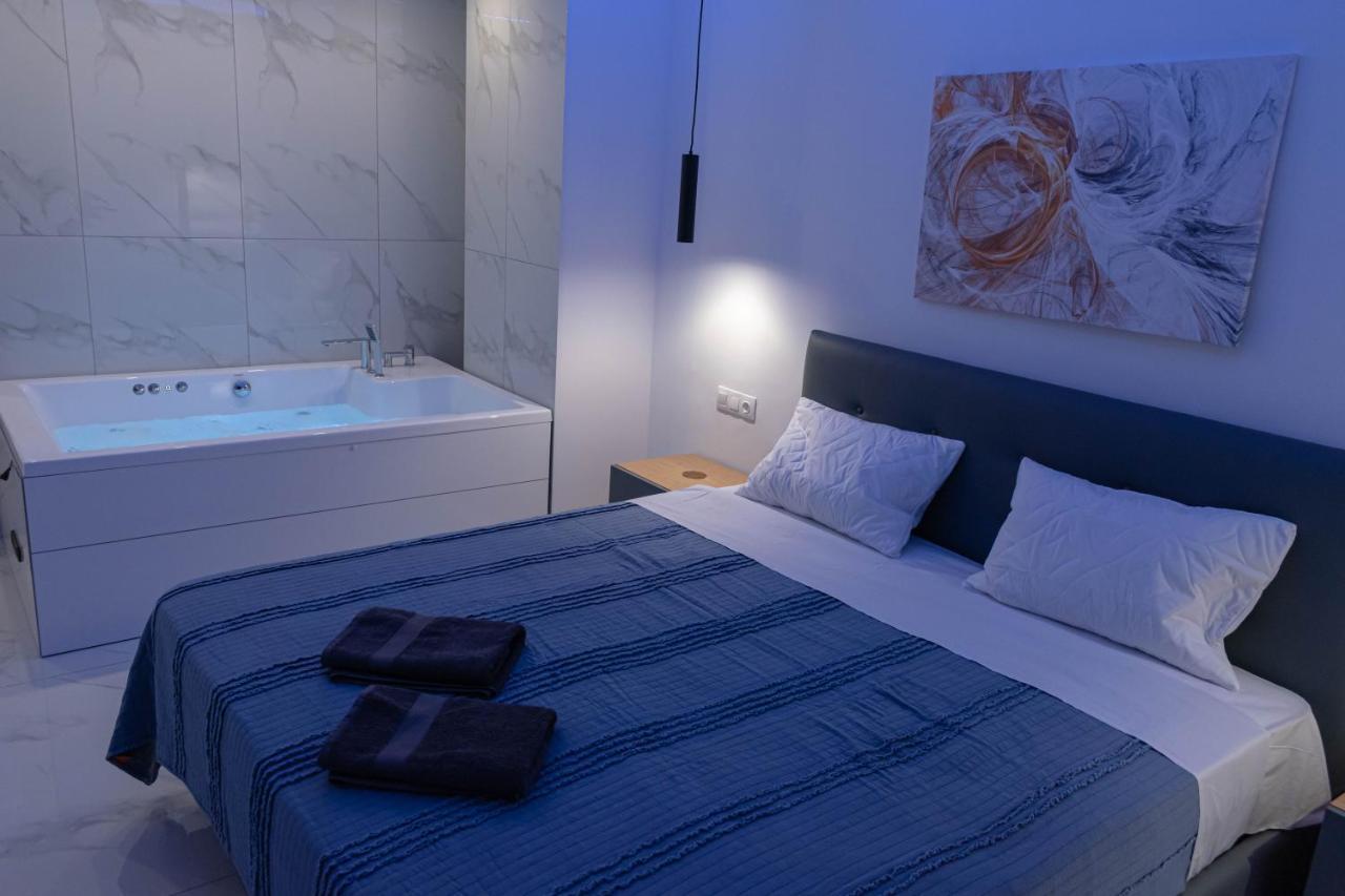 Athens Jacuzzi Apartment Екстер'єр фото