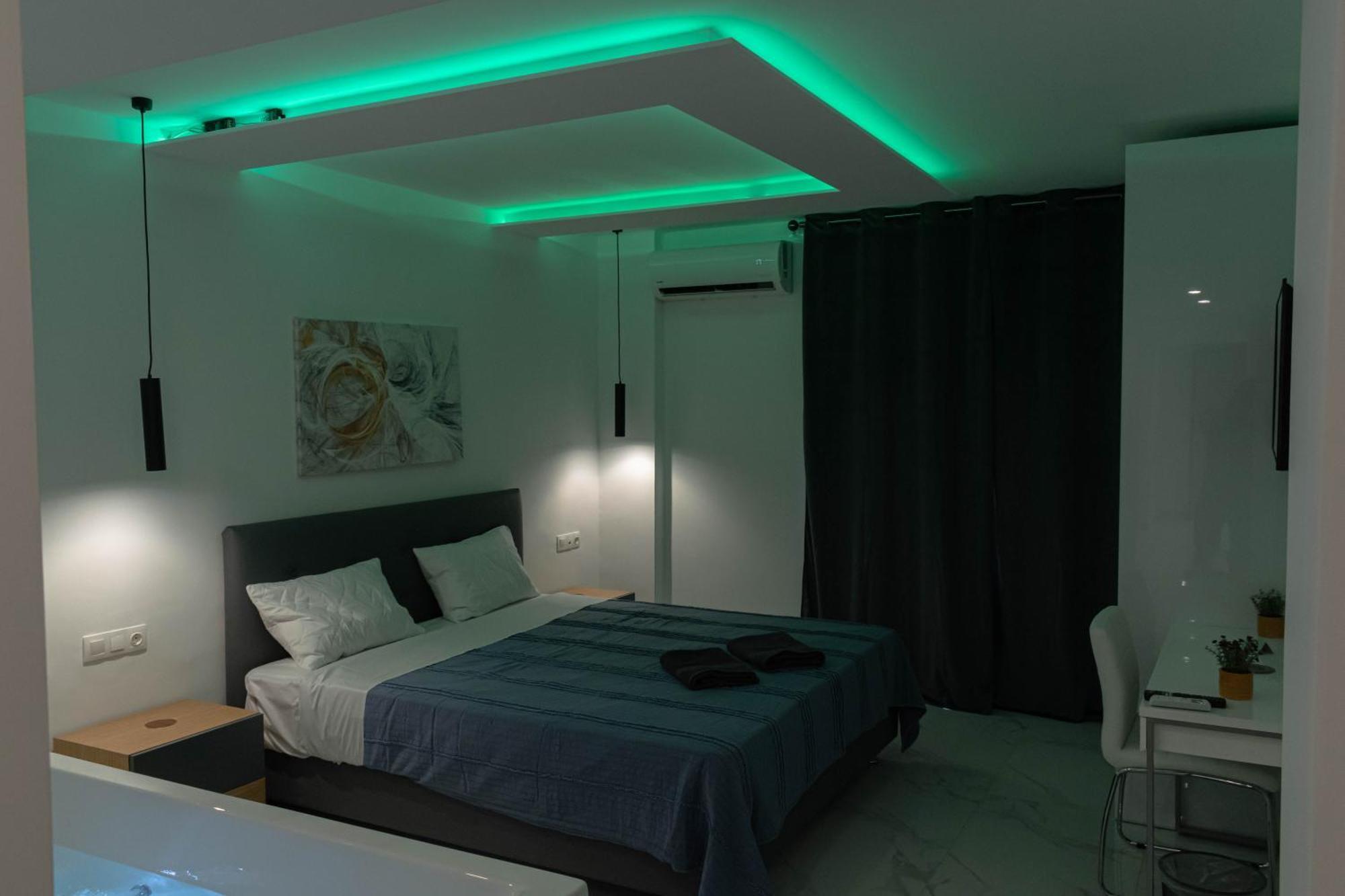 Athens Jacuzzi Apartment Екстер'єр фото